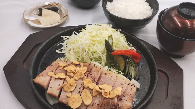 鉄板ポークステーキ膳