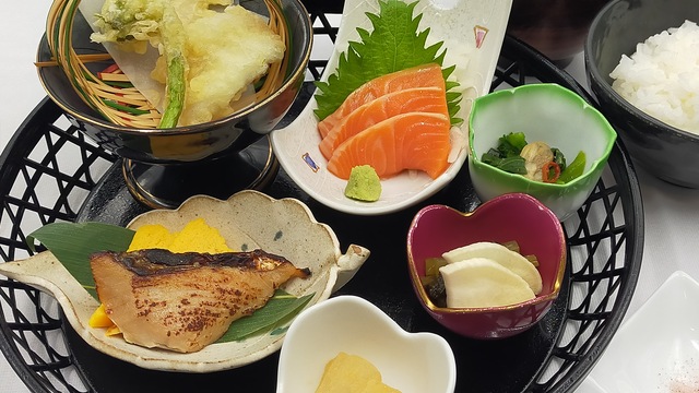 籠盛りお魚膳